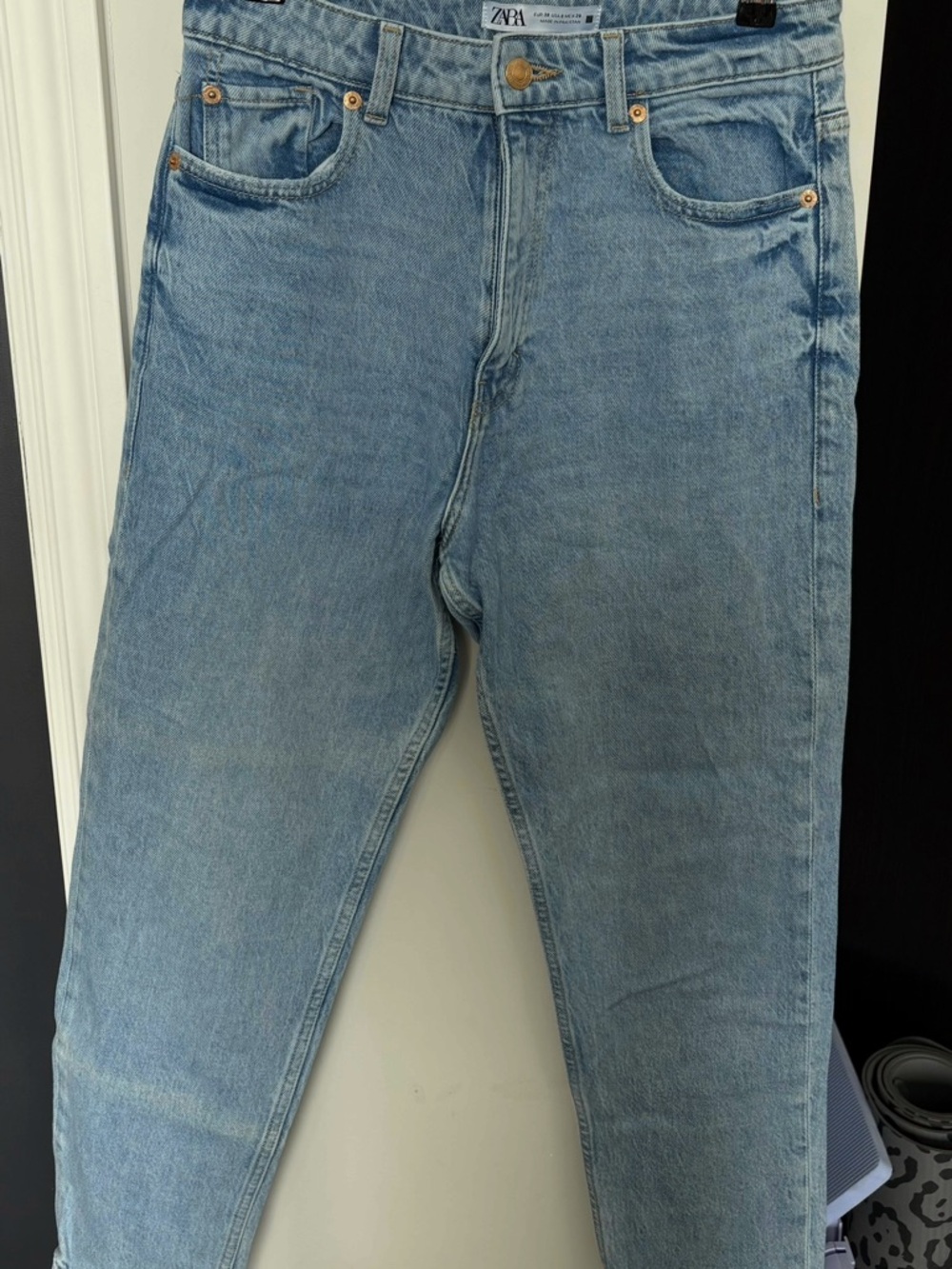 Zara Women’s Light Blue Slim Straight Jeans